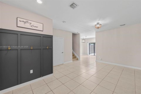 Adosado en venta en Miami, Florida, 3 dormitorios, 133.87 m2 № 1871859 - foto 5