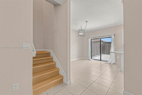 Adosado en venta en Miami, Florida, 3 dormitorios, 133.87 m2 № 1871859 - foto 8