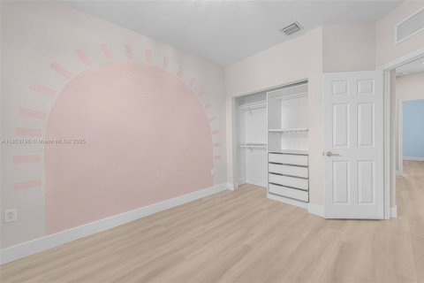 Adosado en venta en Miami, Florida, 3 dormitorios, 133.87 m2 № 1871859 - foto 22