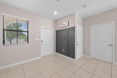 Adosado en venta en Miami, Florida, 3 dormitorios, 133.87 m2 № 1871859 - foto 4