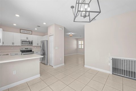 Adosado en venta en Miami, Florida, 3 dormitorios, 133.87 m2 № 1871859 - foto 10