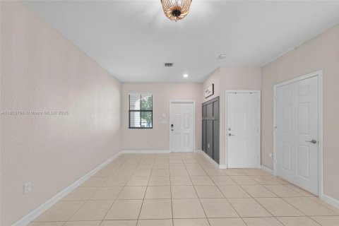 Adosado en venta en Miami, Florida, 3 dormitorios, 133.87 m2 № 1871859 - foto 6