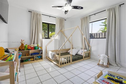 House in Hollywood, Florida 3 bedrooms, 126.35 sq.m. № 2082030 - photo 20