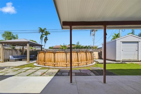 House in Hollywood, Florida 3 bedrooms, 126.35 sq.m. № 2082030 - photo 29