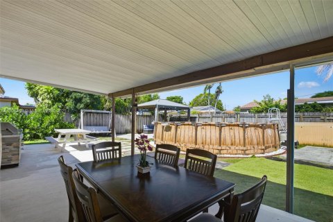 House in Hollywood, Florida 3 bedrooms, 126.35 sq.m. № 2082030 - photo 30