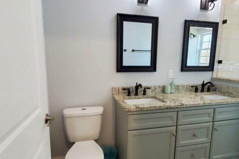 House in Port St. Lucie, Florida 4 bedrooms, 150.97 sq.m. № 2370263 - photo 22