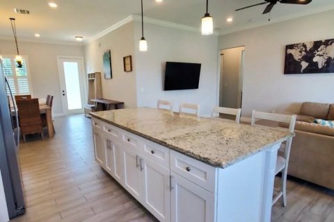 House in Port St. Lucie, Florida 4 bedrooms, 150.97 sq.m. № 2370263 - photo 4