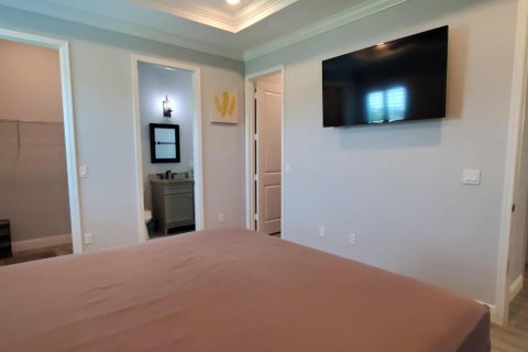 House in Port St. Lucie, Florida 4 bedrooms, 150.97 sq.m. № 2370263 - photo 18