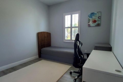 House in Port St. Lucie, Florida 4 bedrooms, 150.97 sq.m. № 2370263 - photo 29
