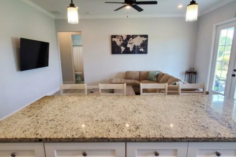 House in Port St. Lucie, Florida 4 bedrooms, 150.97 sq.m. № 2370263 - photo 7