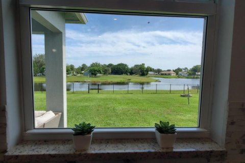 House in Port St. Lucie, Florida 4 bedrooms, 150.97 sq.m. № 2370263 - photo 13