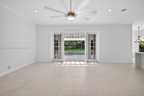 House in Weston, Florida 5 bedrooms, 369.66 sq.m. № 1955016 - photo 15
