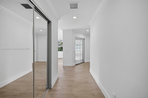 House in Weston, Florida 5 bedrooms, 369.66 sq.m. № 1955016 - photo 27