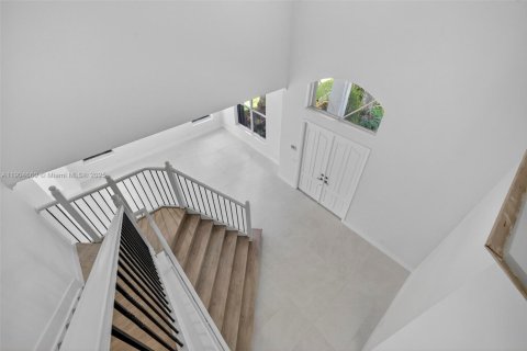 House in Weston, Florida 5 bedrooms, 369.66 sq.m. № 1955016 - photo 24