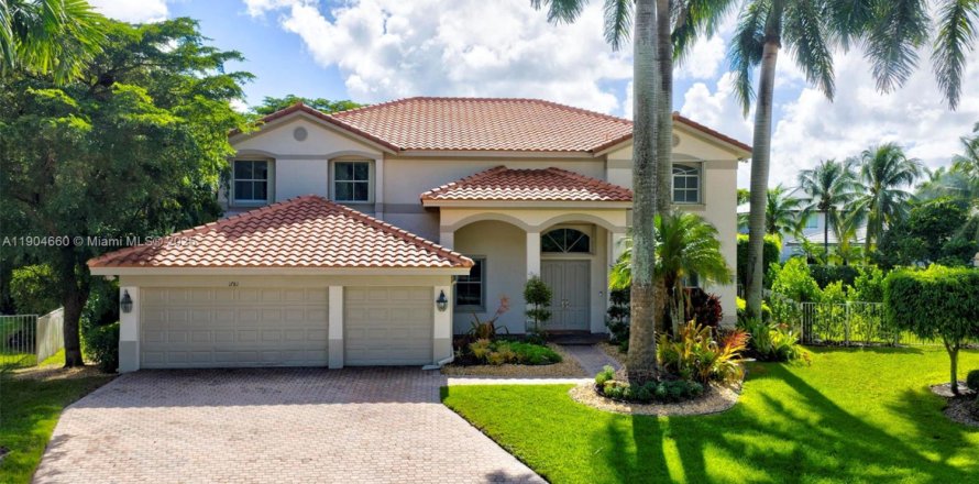 House in Weston, Florida 5 bedrooms, 369.66 sq.m. № 1955016