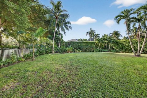 House in Weston, Florida 5 bedrooms, 369.66 sq.m. № 1955016 - photo 23