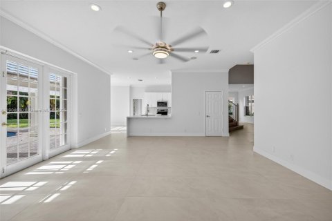 House in Weston, Florida 5 bedrooms, 369.66 sq.m. № 1955016 - photo 13