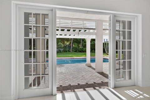 House in Weston, Florida 5 bedrooms, 369.66 sq.m. № 1955016 - photo 16