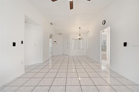 Villa ou maison à vendre à Kissimmee, Floride: 3 chambres, 109.07 m2 № 1544611 - photo 4