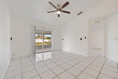 Villa ou maison à vendre à Kissimmee, Floride: 3 chambres, 109.07 m2 № 1544611 - photo 6