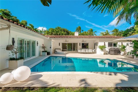 Casa en alquiler en Key Biscayne, Florida, 5 dormitorios, 217.95 m2 № 2038819 - foto 3