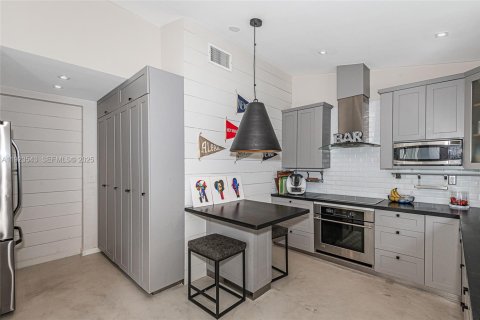 Casa en alquiler en Key Biscayne, Florida, 5 dormitorios, 217.95 m2 № 2038819 - foto 15