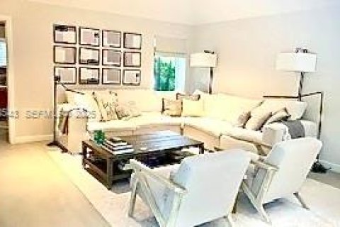 Casa en alquiler en Key Biscayne, Florida, 5 dormitorios, 217.95 m2 № 2038819 - foto 21