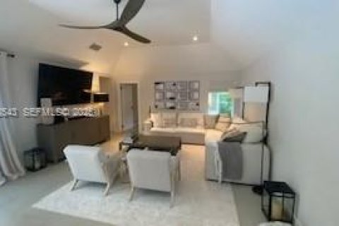 Casa en alquiler en Key Biscayne, Florida, 5 dormitorios, 217.95 m2 № 2038819 - foto 22