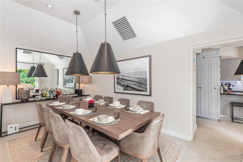 Casa en alquiler en Key Biscayne, Florida, 5 dormitorios, 217.95 m2 № 2038819 - foto 19