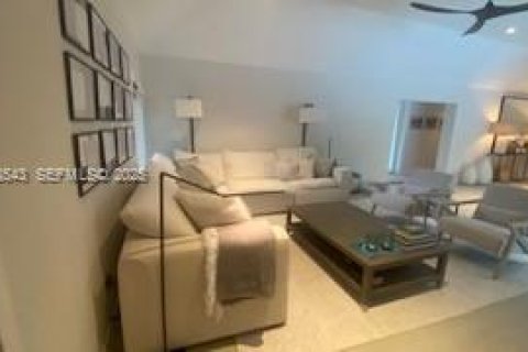 Casa en alquiler en Key Biscayne, Florida, 5 dormitorios, 217.95 m2 № 2038819 - foto 23