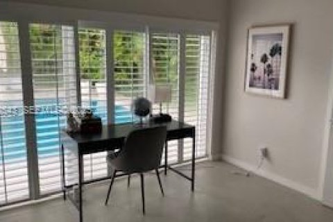 Casa en alquiler en Key Biscayne, Florida, 5 dormitorios, 217.95 m2 № 2038819 - foto 30