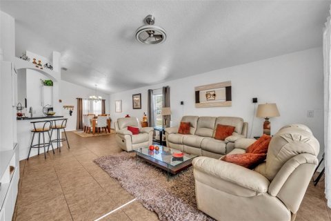 House in Davenport, Florida 4 bedrooms, 156.17 sq.m. № 2099780 - photo 8