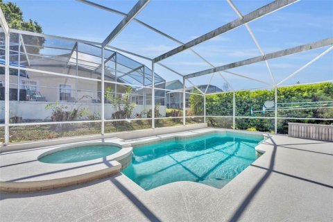 House in Davenport, Florida 4 bedrooms, 156.17 sq.m. № 2099780 - photo 22