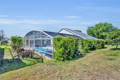 House in Davenport, Florida 4 bedrooms, 156.17 sq.m. № 2099780 - photo 25