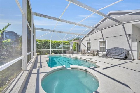 House in Davenport, Florida 4 bedrooms, 156.17 sq.m. № 2099780 - photo 24