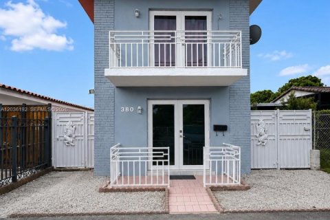 Villa ou maison à Hialeah, Floride 3 chambres, 175.59 m2 № 2087804