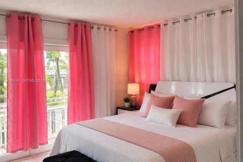 Villa ou maison à vendre à Hialeah, Floride: 3 chambres, 175.59 m2 № 2087804 - photo 7