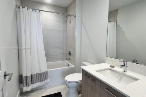 Condominio en alquiler en Fort Lauderdale, Florida, 2 dormitorios № 2052421 - foto 12