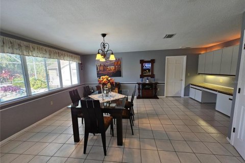 House in Holiday, Florida 4 bedrooms, 265.79 sq.m. № 1798103 - photo 8