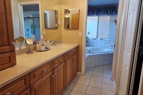 House in Holiday, Florida 4 bedrooms, 265.79 sq.m. № 1798103 - photo 24