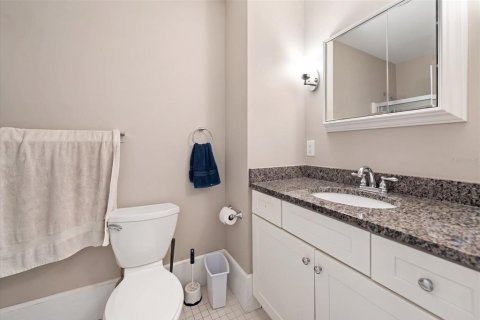 House in Saint Petersburg, Florida 3 bedrooms, 201.32 sq.m. № 2391390 - photo 14