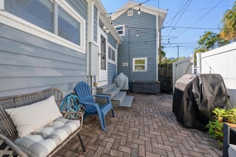 House in Saint Petersburg, Florida 3 bedrooms, 201.32 sq.m. № 2391390 - photo 18