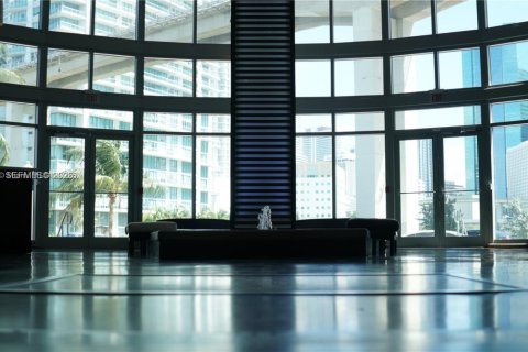 Condo in Miami, Florida, 1 bedroom  № 2042054 - photo 10