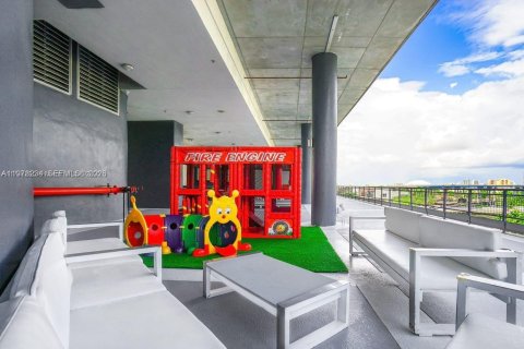 Condo in Miami, Florida, 1 bedroom  № 2042054 - photo 24