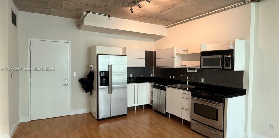 Condo in Miami, Florida, 1 bedroom  № 2042054