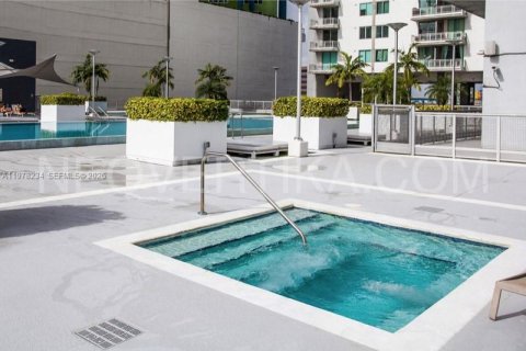 Condo in Miami, Florida, 1 bedroom  № 2042054 - photo 12