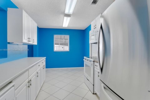 Купить виллу или дом в Бойнтон-Бич, Флорида 2 спальни, 122.35м2, № 1956187 - фото 8