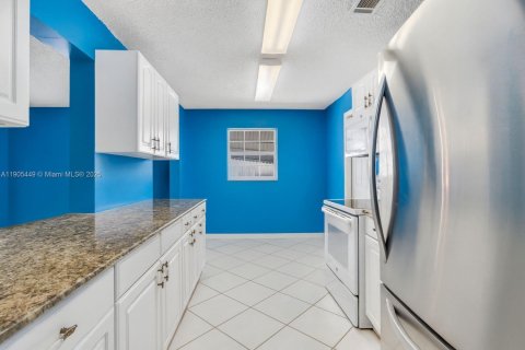 Купить виллу или дом в Бойнтон-Бич, Флорида 2 спальни, 122.35м2, № 1956187 - фото 9