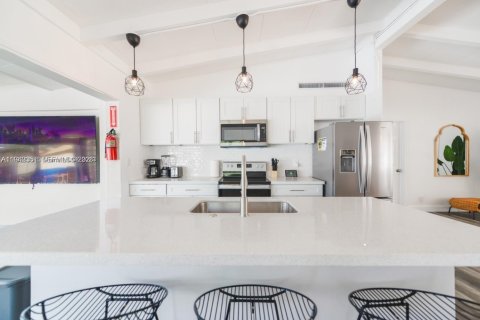 Снять в аренду виллу или дом в Форт-Лодердейл, Флорида 3 спальни, 127.09м2, № 1999939 - фото 6