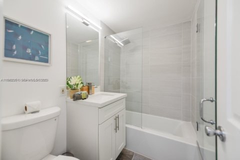 Снять в аренду виллу или дом в Форт-Лодердейл, Флорида 3 спальни, 127.09м2, № 1999939 - фото 22